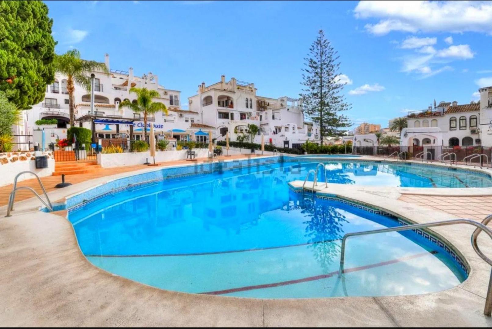 Estudio Pasodoble. Pueblo Evita Benalmádena Buitenkant foto